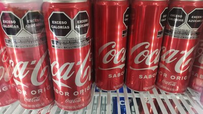 Actualmente, el IEPS establecido en nuestra legislación para este tipo de bebidas es de 1.26 pesos por litro de refresco