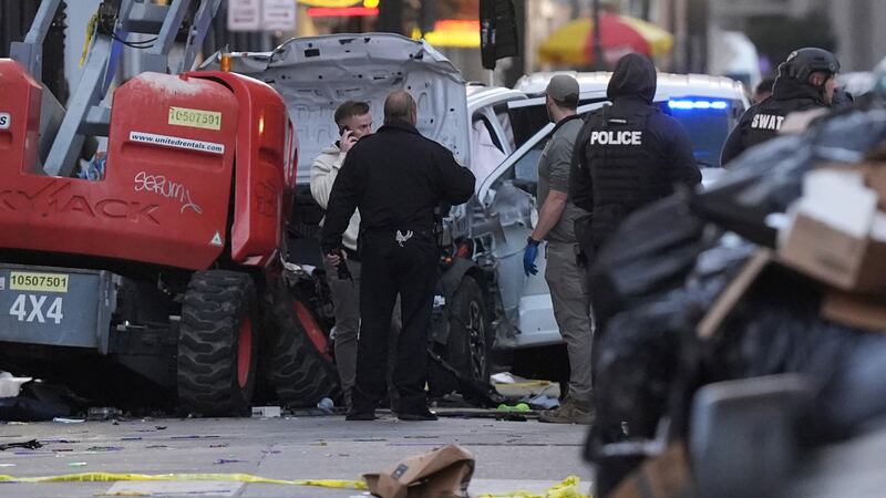 Atropellamiento masivo en Nueva Orleans deja 10 muertos; FBI lo investiga como terrorismo