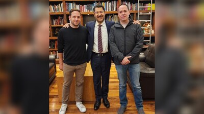 Agradeció a su equipo de trabajo por cinco años de esfuerzos