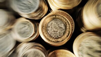 La moneda cotiza en 18.23 pesos por dólar, según el mercado