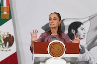 Sheinbaum apuesta por energías limpias; 70% de nueva capacidad eléctrica será renovable