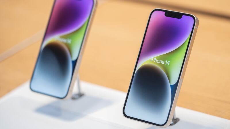 EU excluye a smartphones y computadoras de aranceles recíprocos