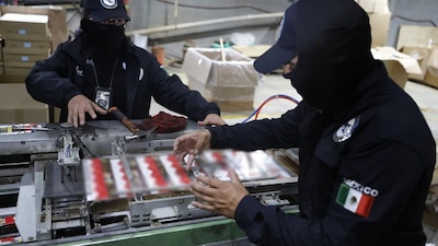 Decomisan millones de cigarros falsos