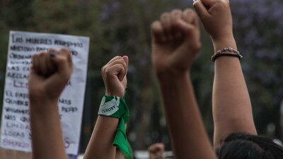 Mujeres se unieron en redes sociales para señalar abusos en su contra