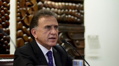 El panista Miguel Ángel Yunes Linares será el primer gobernador de la oposición en 86 años en la entidad