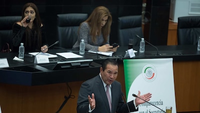 El secretario de Desarrollo social se hizo bolas durante su comparecencia en el Senado