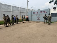 Reportan disparos y despliegue de operativo en penal de Mazatlán