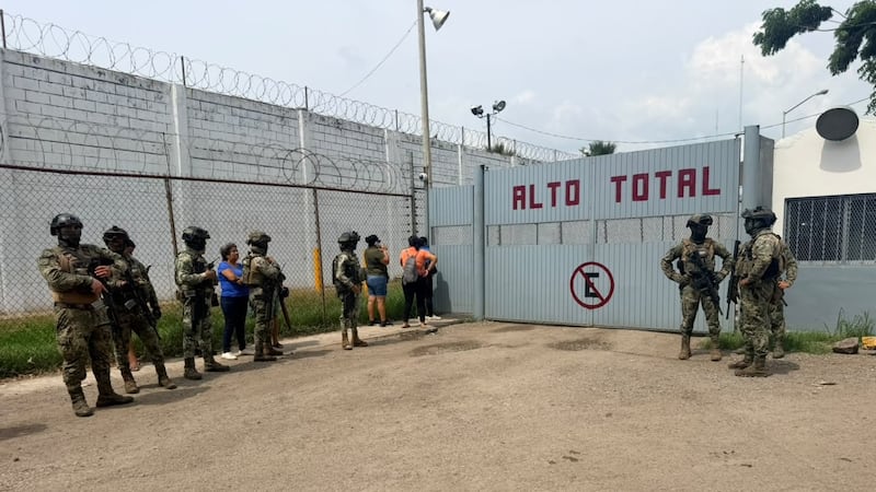 Reportan disparos y despliegue de operativo en penal de Mazatlán
