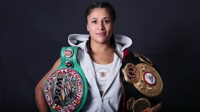 Se enfrentó a Maryelin Rivas, de Venezuela, llevándose la victoria por decisión dividida