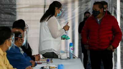 Lorenzo Córdova afirmó que serán los ciudadanos quienes reciban, cuenten y cuiden los votos.