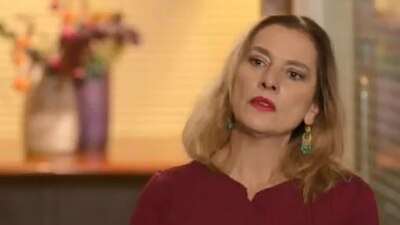La escritora dio una entrevista exclusiva a Univisión
