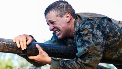 Una representación de una mujer en pruebas que pueden llegar a ser muy duras