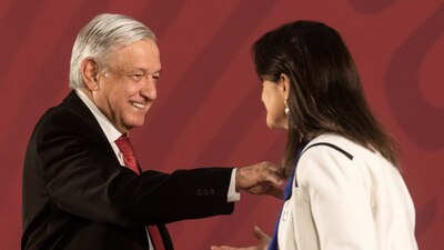 La jefa del SAT dio un balance positivo