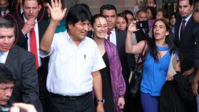 Evo Morales apareció escoltado por un grupo de seguridad parecido al EMP