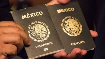 En caso de renovación, solo se debe presentar el pasaporte y el comprobante de pago