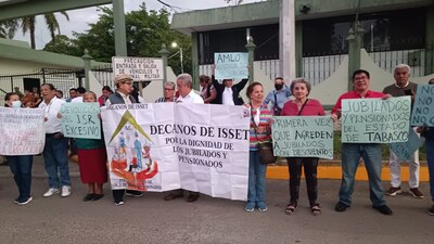 Los inconformes esperaban hablar con el Presidente este martes