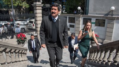 El gobernador de Chihuahua asegura que César Duarte apoyó con recursos a Carlos Salinas