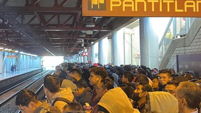 Es donde más caos se reporta, ya que según los usuarios los trenes tardan hasta 20 minutos en llegar