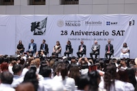 Sheinbaum encabeza aniversario del SAT: “La honestidad es un legado colectivo”