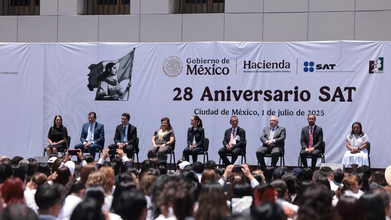 Sheinbaum encabeza aniversario del SAT: “La honestidad es un legado colectivo”