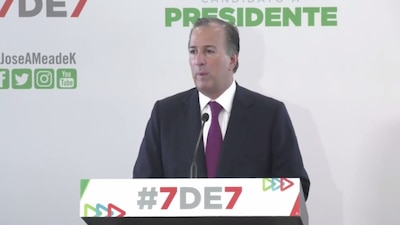 El abanderado del PRI, PVEM y Nueva ALianza presentó su declaración patrimonial con cuatro elementos extra