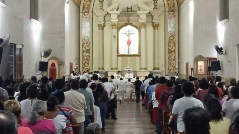 “¡Dios bendiga a Inglaterra, pero menos que a México!“: Párroco de Tabasco suspende misa por partido