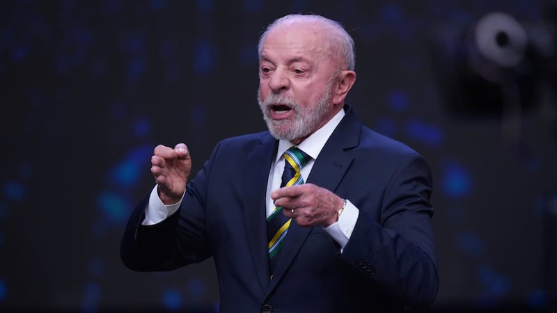 Lula da Silva dice que Brasil deberá elegir entre “besar” su bandera o “ponerse a 4 patas” ante EU