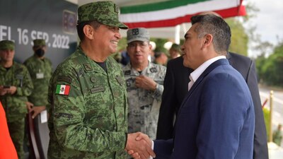 Luis Cresencio Sandoval le explico al líder del PRI sobre los orígenes de la corporación