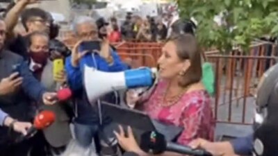 La senadora agradeció la presencia de medios de comunicación en su intento de entrar a Palacio