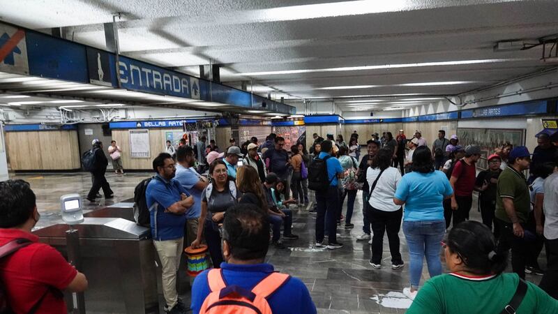 Con o sin lluvia, el Metro de la CDMX amanece tarde y entre retrasos
