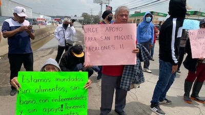 Los afectados por las inundaciones en Chalco bloquearon la autopista federal México-Cuautla