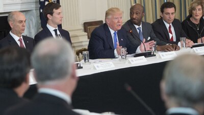 El presidente de Estados Unidos se reunió este jueves con directores ejecutivos de varias compañías