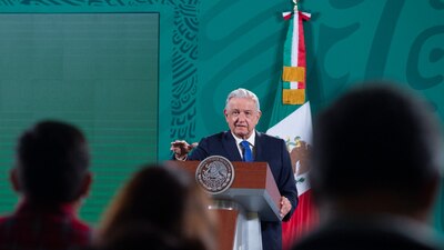 Los comentarios surgieron luego de que el INE multara al gobernador electo por no reportar aportaciones en especie