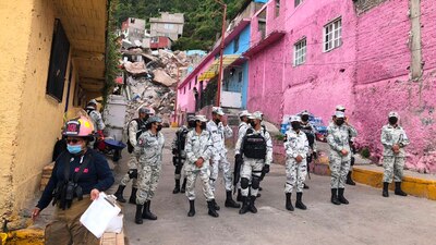 Autoridades siguen pidiendo a los habitantes a que evacúen la zona afectada por el derrumbe