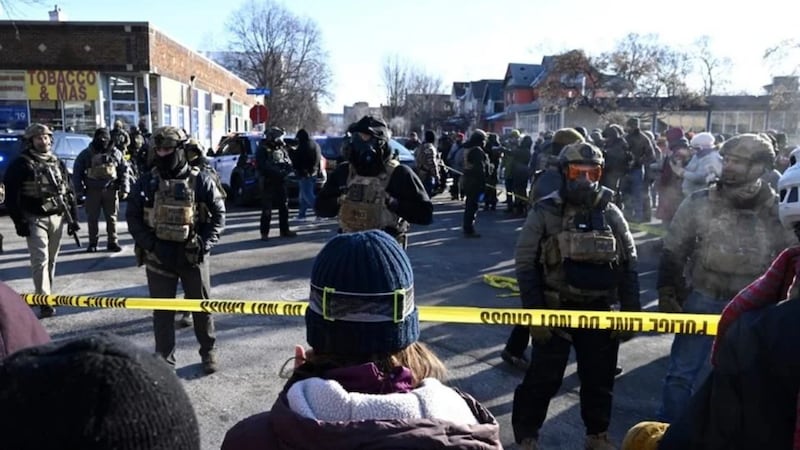 Agentes de ICE disparan en contra de un hombre en Minneapolis