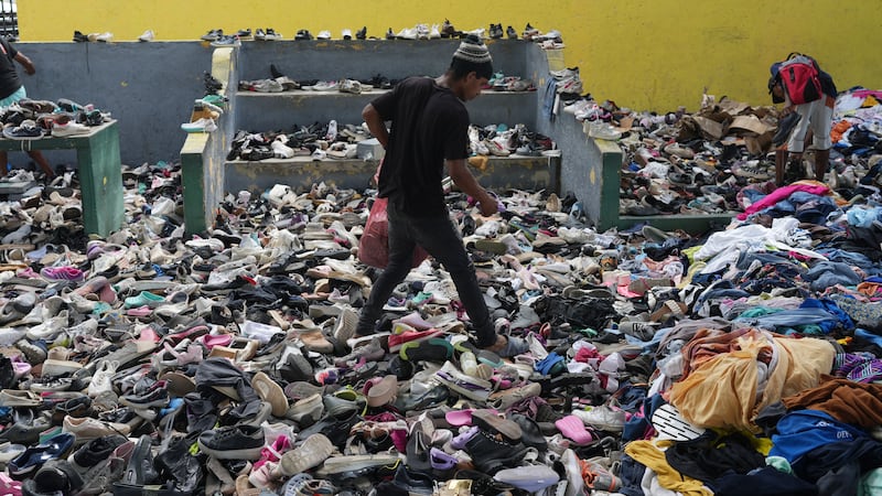 Sube a 3 mil 535 la cifra de muertos por terremotos en Venezuela; México envía ayuda
