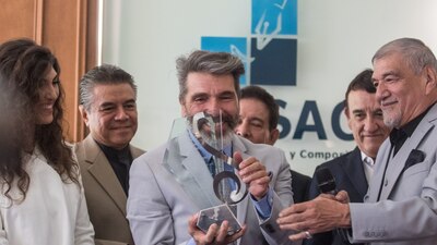 En 2019 recibió la Clave de Sol por su aportación a la música como compositor