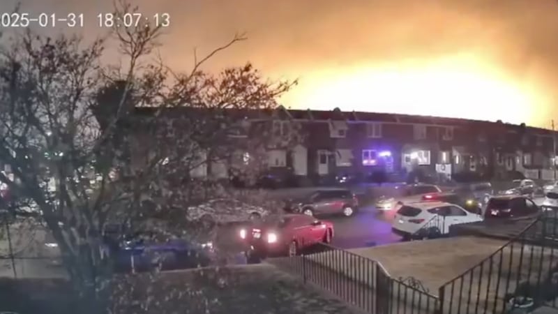 Avioneta se estrella en Filadelfia, EU; reportan varias personas heridas