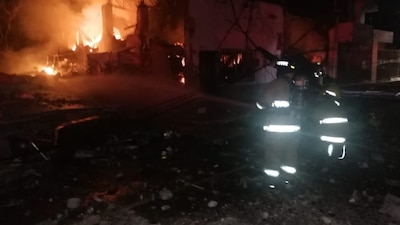 Hasta el momento no se reportan heridos o fallecidos por la explosión en un negocio