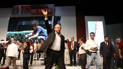 Andrés Manuel López Obrador encabeza la intención del voto rumbo a 2018, de acuerdo con una encuesta de El Universal
