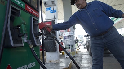 Algunas gasolineras no despachan los litros completos de gasolina