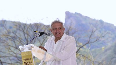 El presidente anunció que supervisará las obras de una carretera federal en Badiraguato