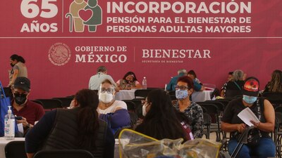 El PAN asegura que AMLO se promueve en los módulos de inscripción de la Pensión del Bienestar