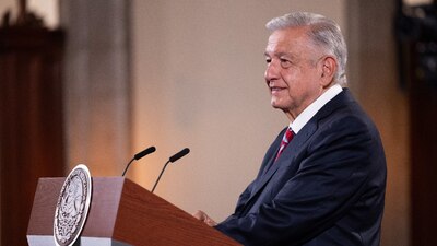 López Obrador dijo que los medios "conservadores" sirven a partidos