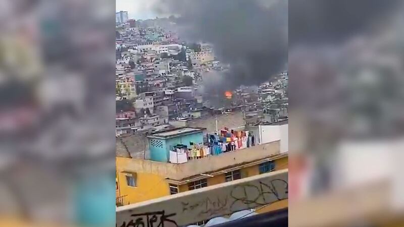 Reportan incendio en una casa habitación de Naucalpan, Estado de México