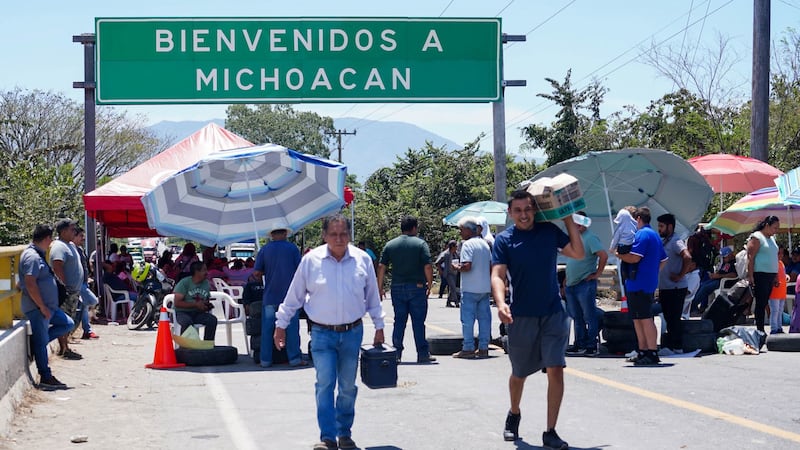 ¡Precaución! Pueblos indígenas alistan cierres carreteros en Michoacán este 8 de agosto