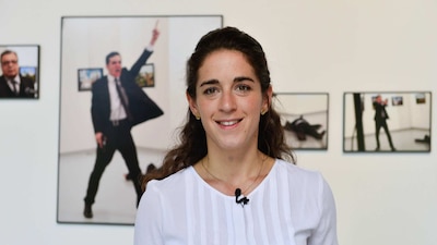 Platicamos con la curadora Babette Warendorf, quien nos adentró en la expo de fotoperiodismo más importante del mundo