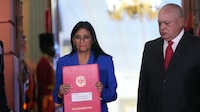 “Hay que saber pedir perdón”: Delcy Rodríguez firma amnistía para presos políticos de Venezuela