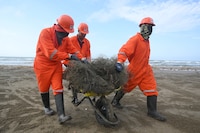 Pese a derrame de hidrocarburos, Marina asegura que las playas están limpias para las vacaciones
