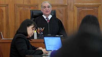 En su opinión, “es total y absolutamente improcedente” que el Tribunal ejerza esta facultad